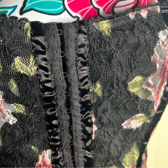 Forever 21 Black Lace Floral Corset Tank Top - Picture 2 of 6